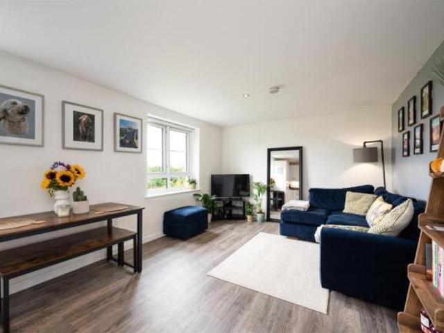 Flat for sale in Burdiehouse, Scotland