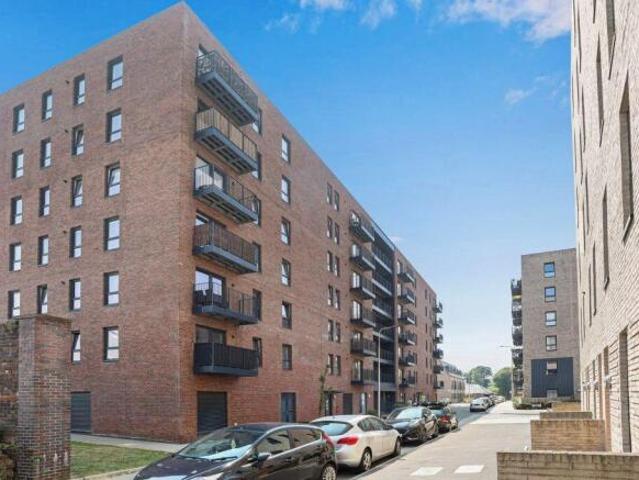 Flat for sale in Leith, Scotland