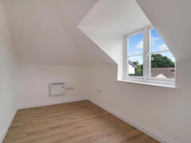 Flat for sale in Westborough, Surrey