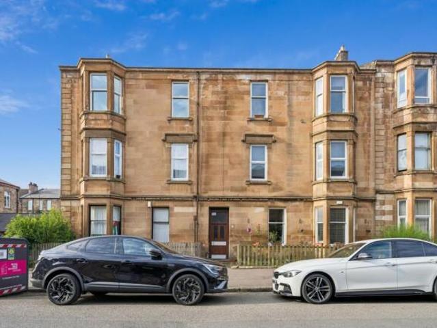 Flat for sale in Pollokshields, Scotland