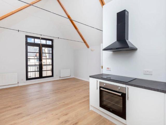 Flat for sale in Balgreen, Murrayfield