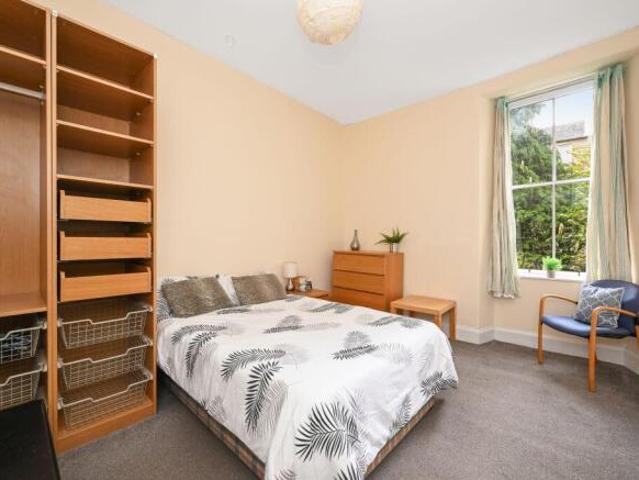 Flat for sale in Dalry, Scotland