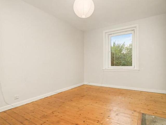 Flat for sale in Comely Bank, Scotland