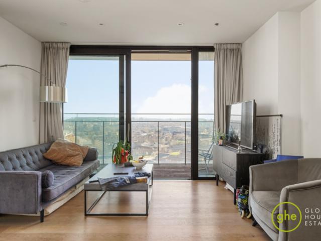 Flat for sale in Elephant and Castle, Greater London
