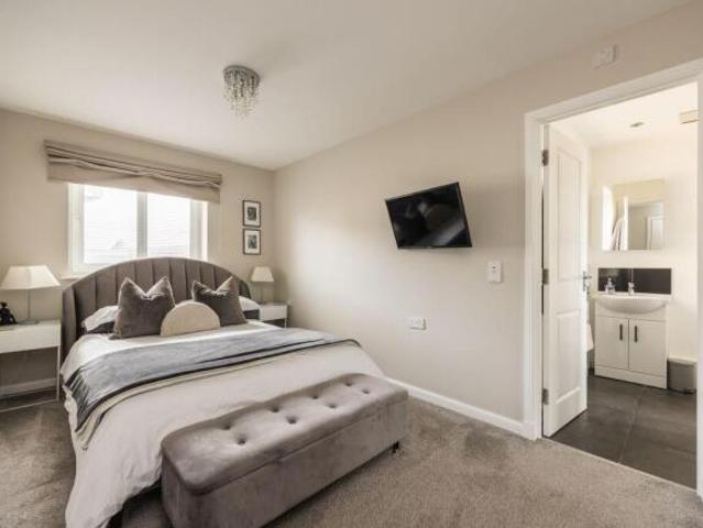 Flat for sale in Slateford, Scotland