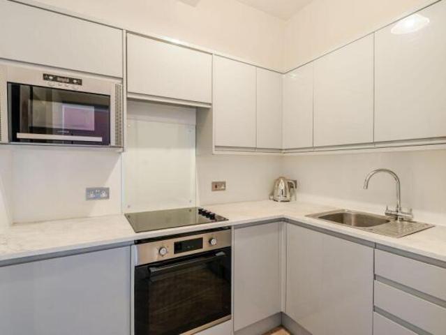 Flat for sale in Fountainbridge, Scotland