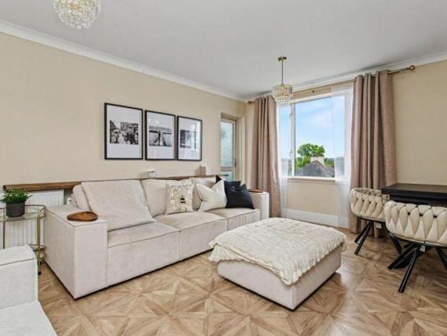 Flat for sale in Balerno