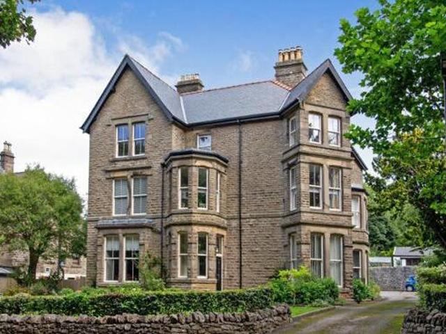 House for sale in Charlesworth, East Midlands
