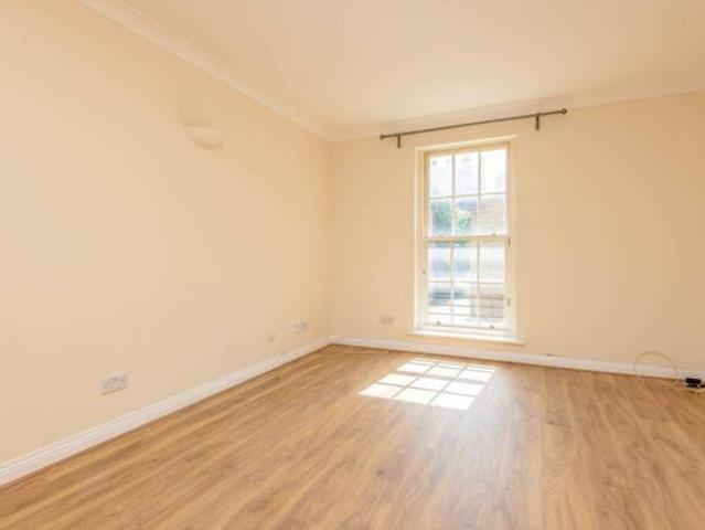 Flat for sale in New Town, Scotland