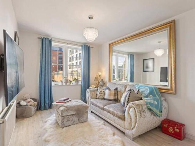 Flat for sale in North Leith, Scotland