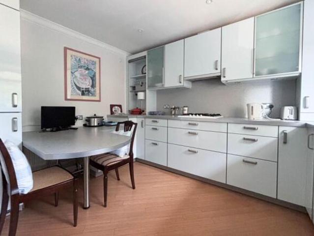 Flat for sale in Beckenham, Greater London
