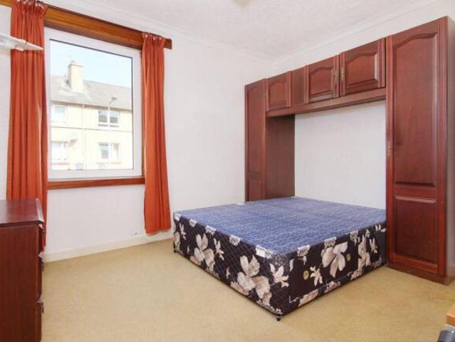 Flat for sale in Saughton, Scotland