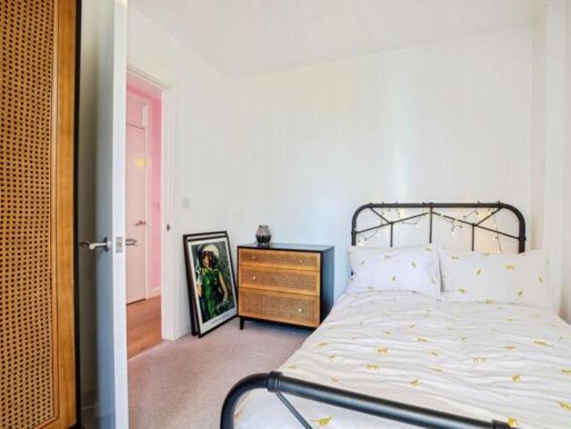 Flat for sale in Cat Hill