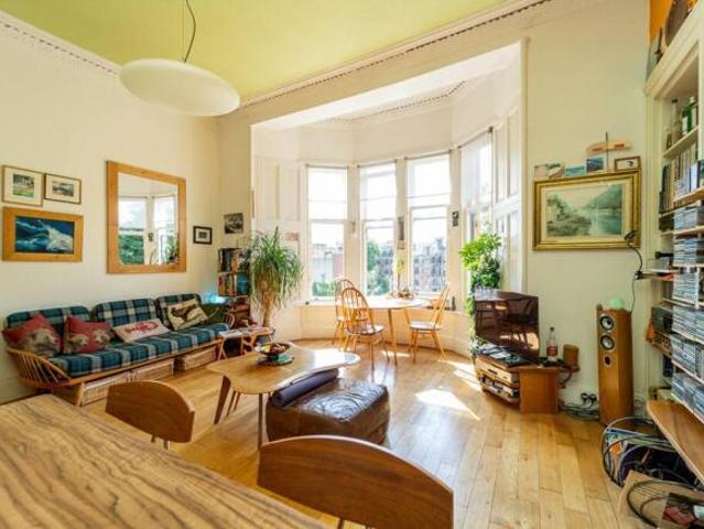 Flat for sale in Dowanhill, Scotland