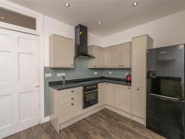 Flat for sale in Newington, Scotland