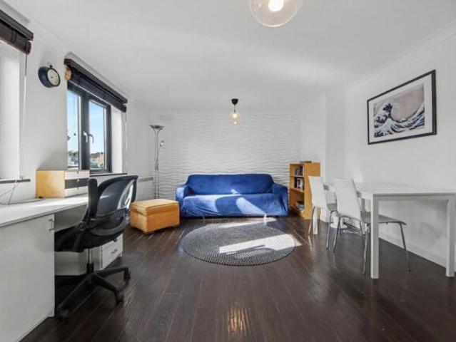 Flat for sale in Sholing, City Of Southampton