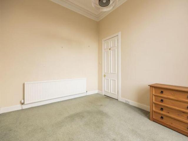 Flat for sale in Murrayfield, Scotland