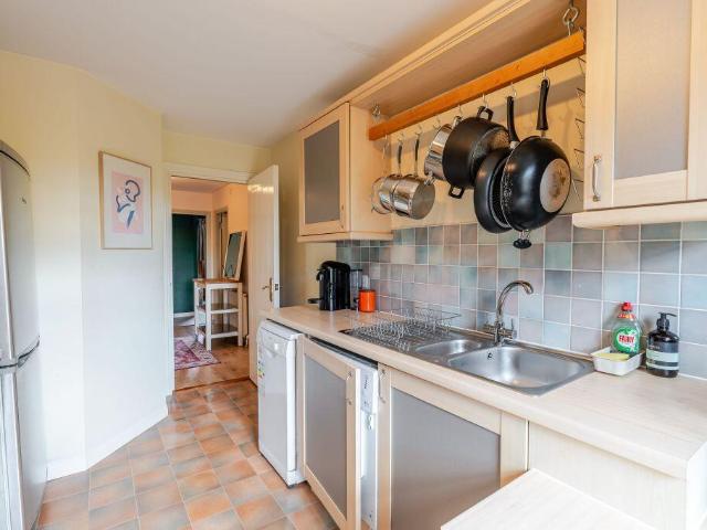 Flat for sale in Gorgie, Scotland