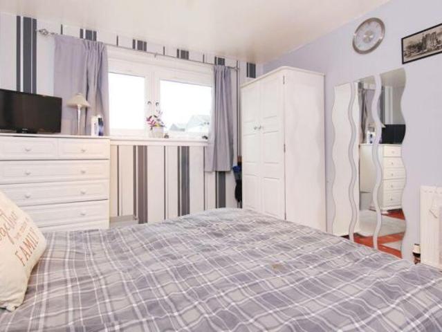 Flat for sale in Saughton, Scotland