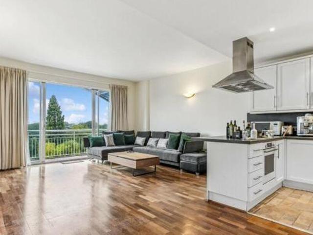 House for sale in Brentford End, Greater London