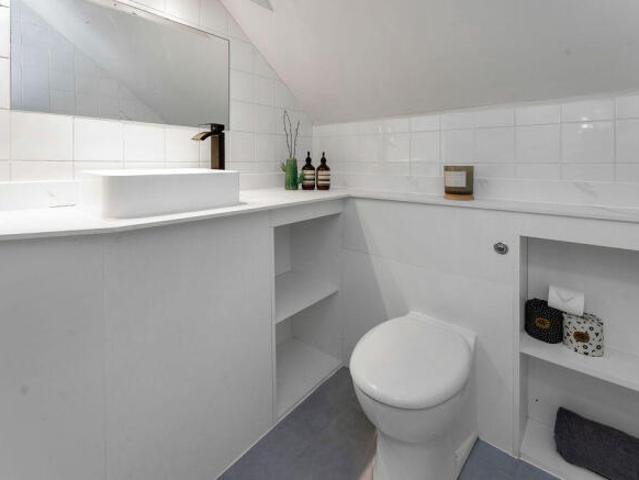 Flat for sale in Bruntsfield, Scotland