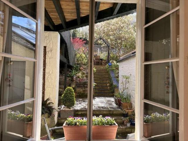Flat for sale in Inverleith, Scotland