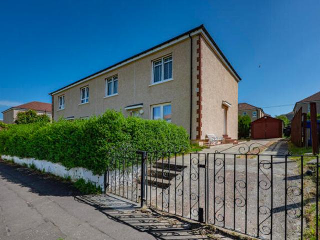 Flat for sale in Carntyne, Scotland