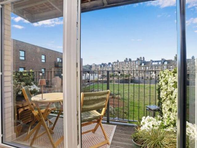 Flat for sale in Leith Links, City of Edinburgh