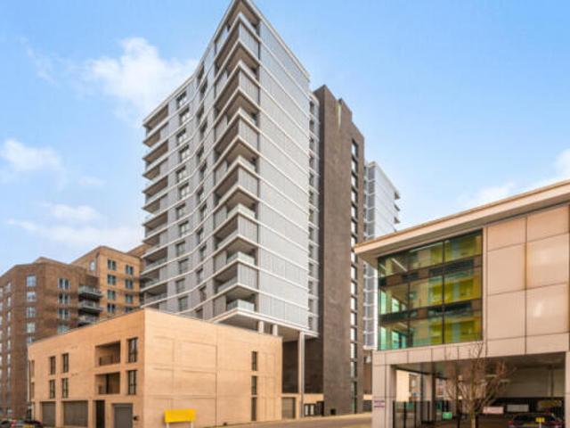Flat for sale in Wandsworth, Greater London