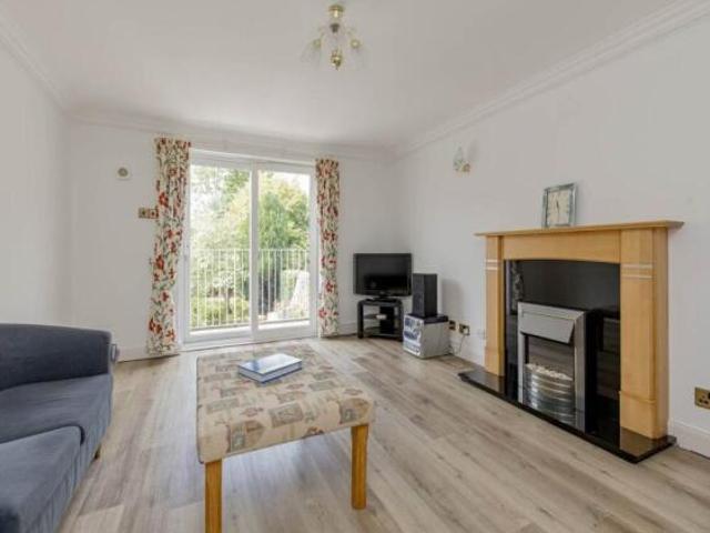 Flat for sale in Mayfield, Newington