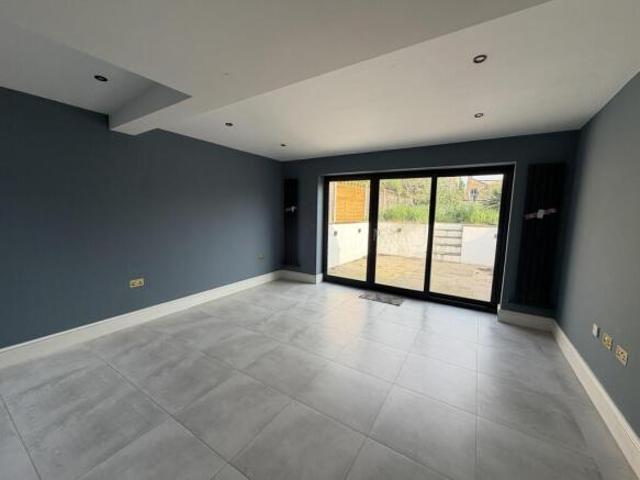 Flat for sale in Peckham, Greater London