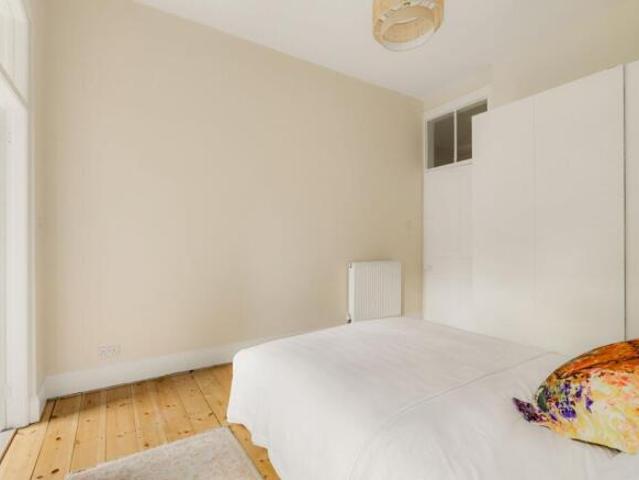 Flat for sale in Hyndland, Scotland