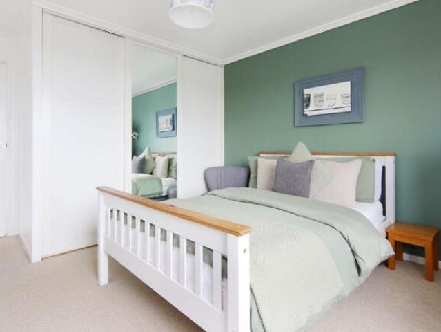 Flat for sale in Duddingston, Scotland