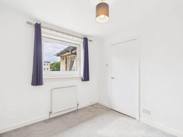 Flat for sale in Clermiston, Scotland