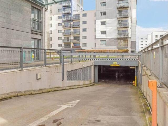 Flat for sale in Newhaven, Scotland