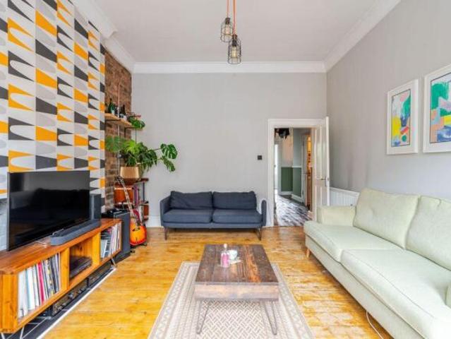 Flat for sale in Hillside, Leith