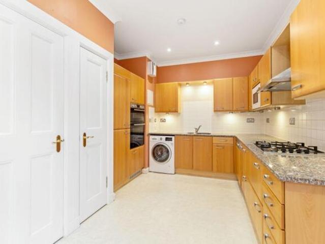 Flat for sale in Craigmillar Park, Newington