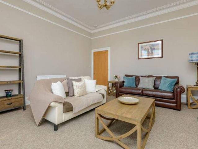 Flat for sale in Blackford, Scotland