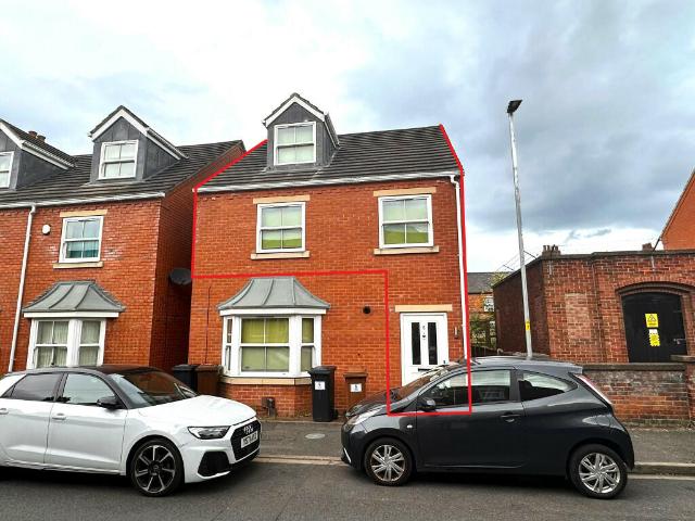 Flat for sale in Lincoln