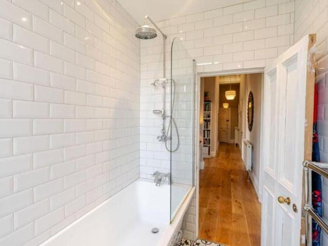 Flat for sale in Craigmillar Park, Newington