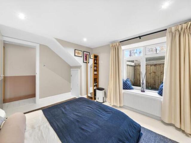 Flat for sale in Cat Hill