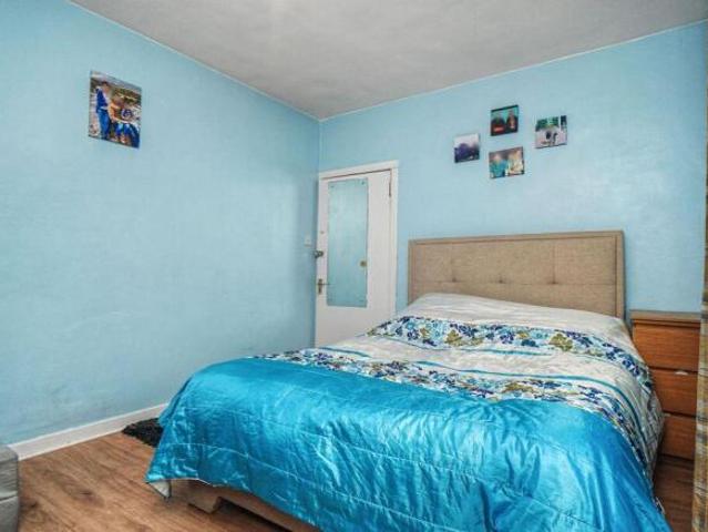 Flat for sale in Saughton, Scotland