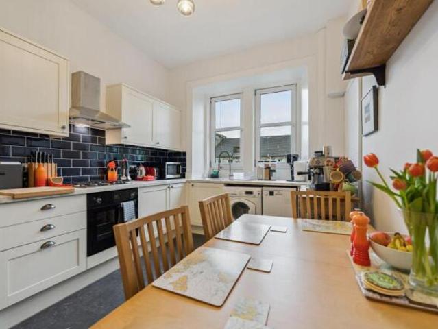 Flat for sale in Battlefield, Scotland