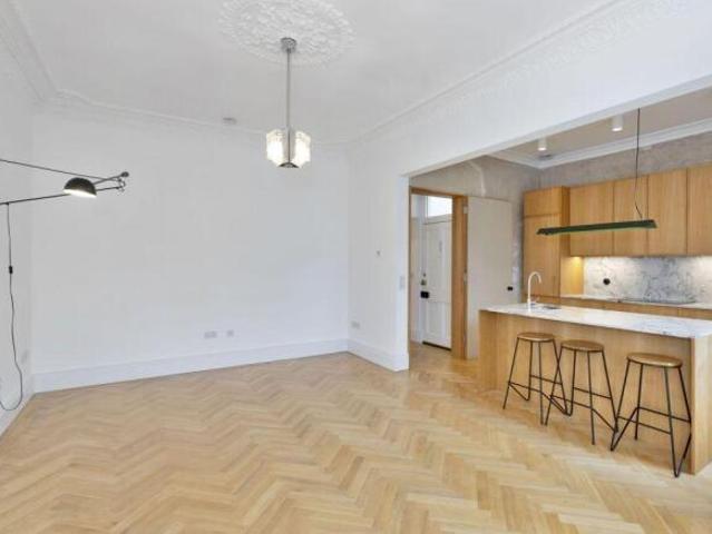 Flat for sale in Merchiston, Scotland