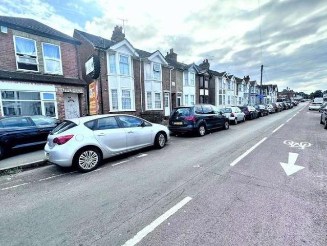 Apartment for sale in High Wycombe, Castlefield