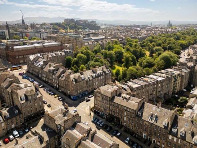 Flat for sale in New Town, Scotland