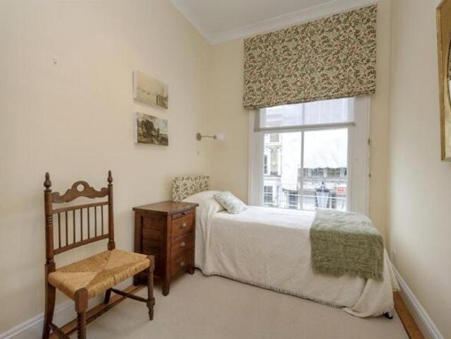 Flat for sale in Cat Hill