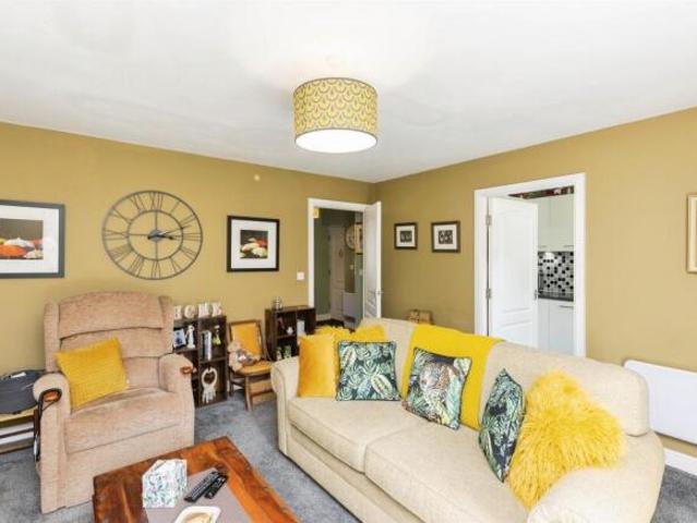 Flat for sale in Wibsey, Bradford