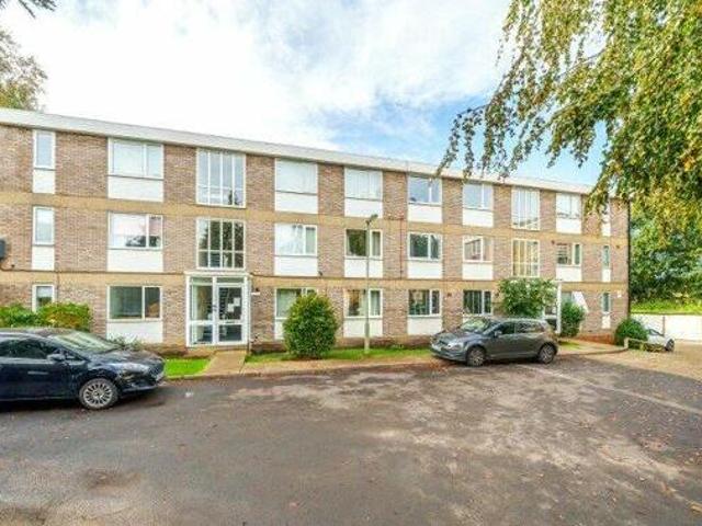House for sale in Addlestone, Runnymede