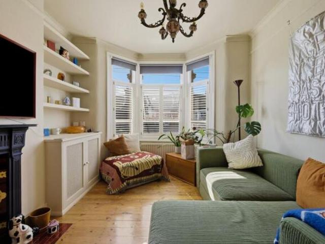 Flat for sale in Leyton, Greater London